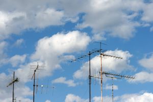 913715_antenas_in_the_sky.jpg